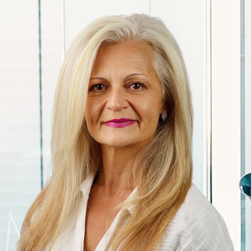 portrait of Linda Aversa
